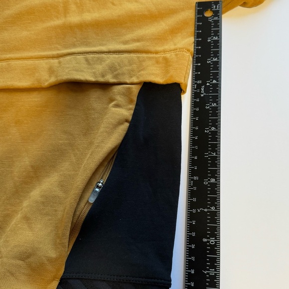 Nike Women's Dri Fit Therma Sphere Running top small - Picture 10 of 11